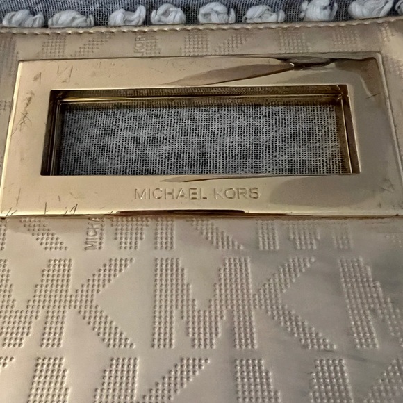Michael Kors shiny gold clutch - Picture 9 of 9